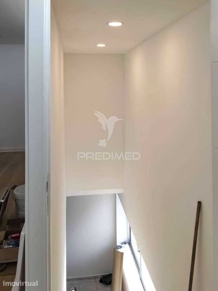 T2+1 Moderno, Mobilado e Equipado | Design Contemporâneo e Pronto a... - Grande imagem: 2/19