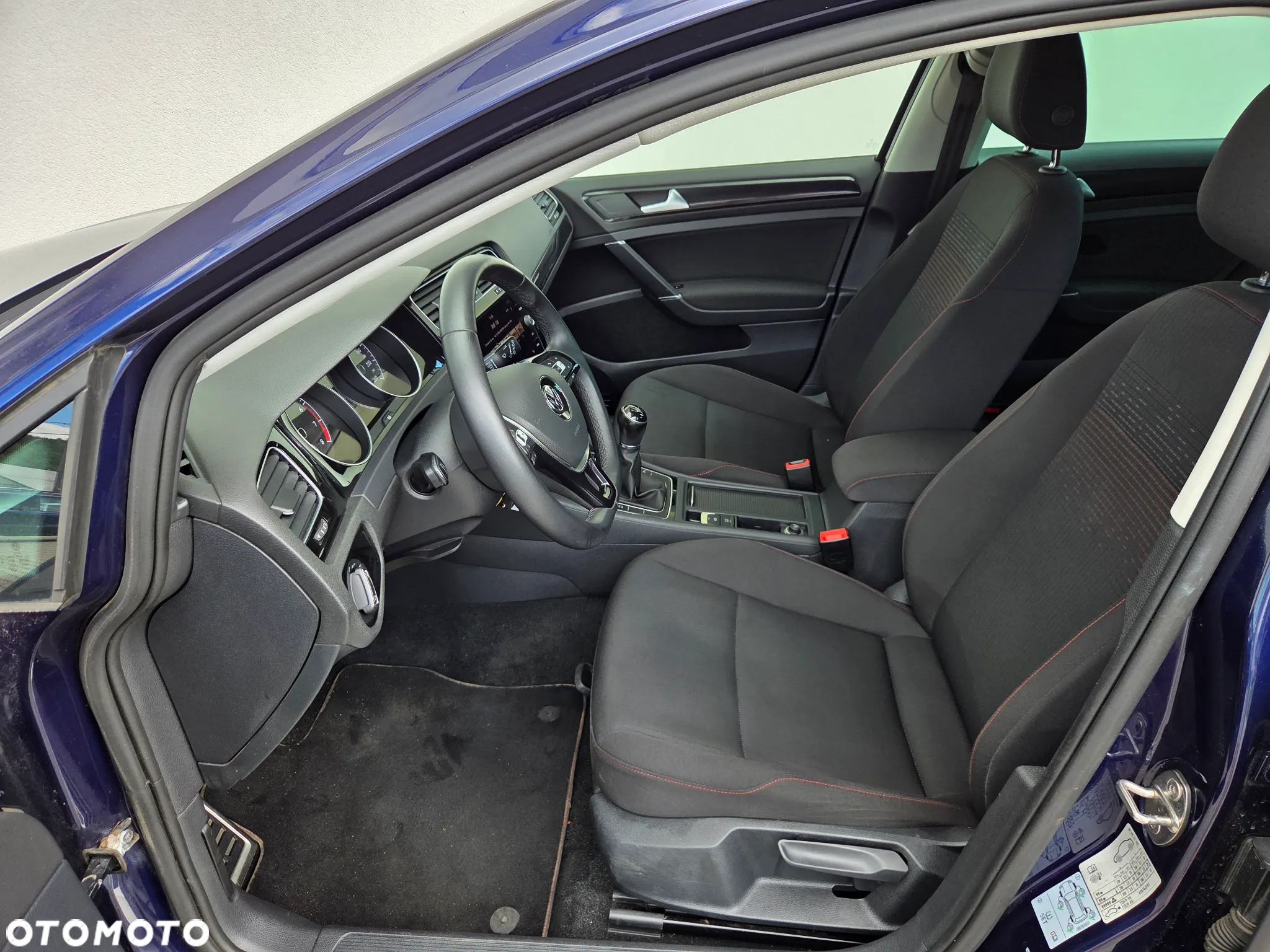 Volkswagen Golf - 8