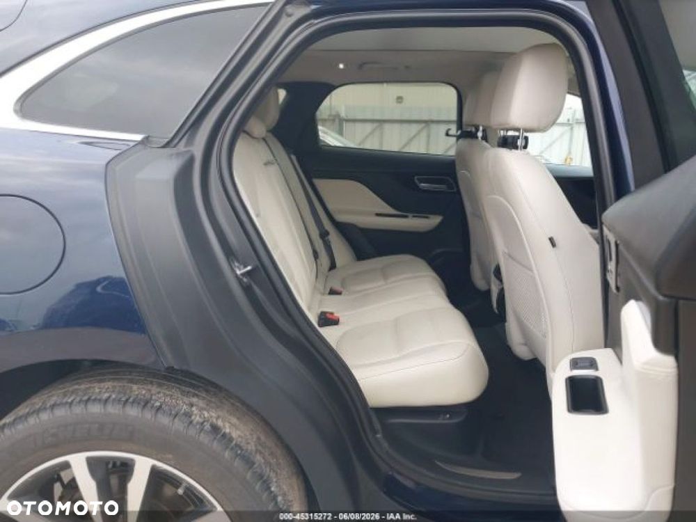 Jaguar F-Pace - 11