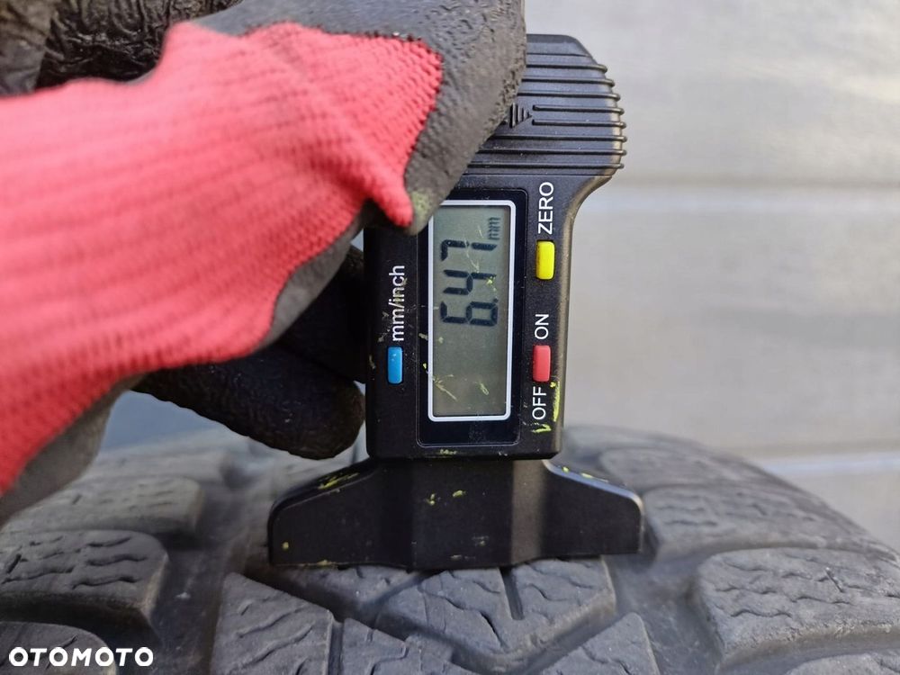 225/40R18 Pirelli Winter Sottozero 3 komplet opon zima 7,3mm - 5