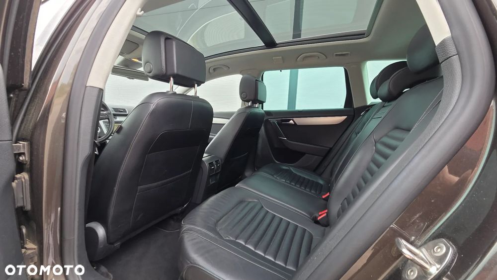 Volkswagen Passat Variant 2.0 TDI 4Motion DSG BlueMotion Tech Highline - 8