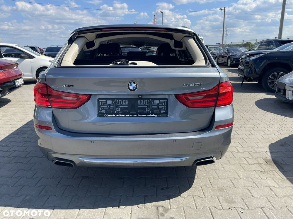 BMW Seria 5 540i xDrive GPF Luxury Line - 7