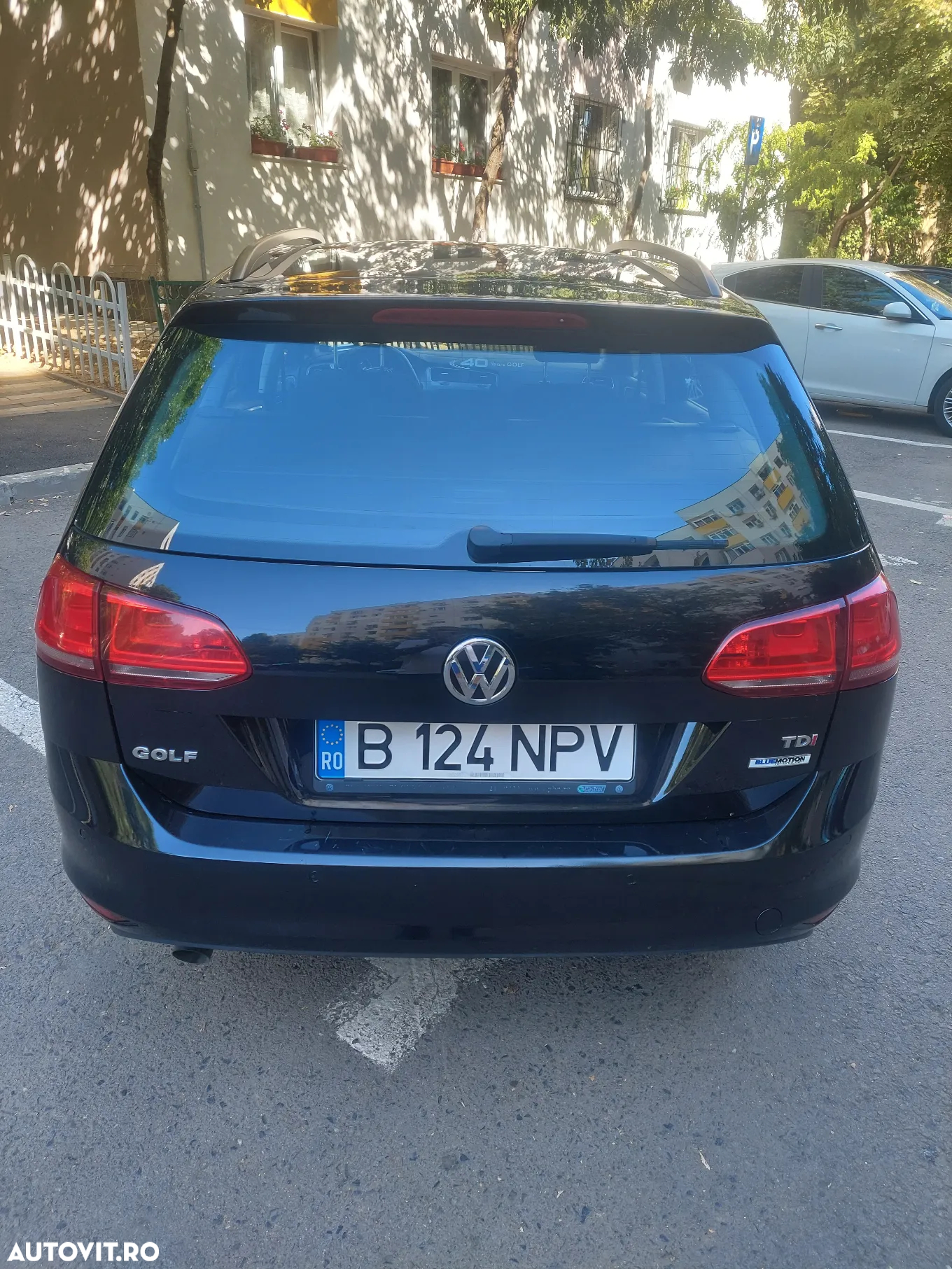 Volkswagen Golf 1.6 TDI DPF BlueMotion Technology Comfortline - 4