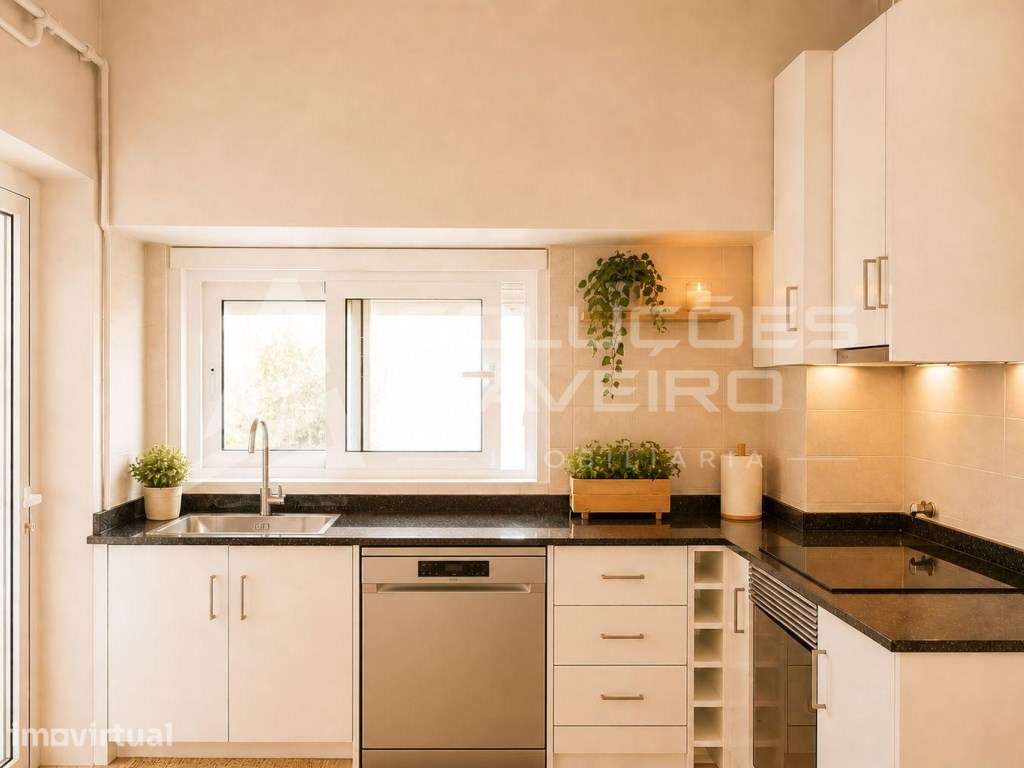 Apartamento T3+2 Totalmente Remodelado - Bairro do Liceu - Grande imagem: 2/16