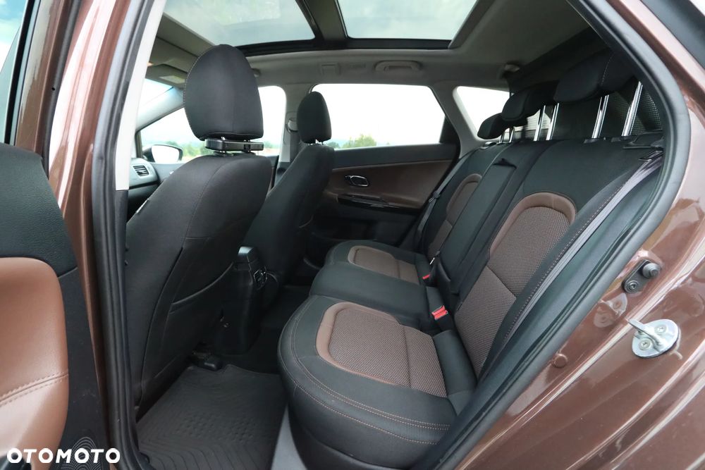 Kia Ceed 1.6 CRDi 128 Fifa World Cup Edition - 7