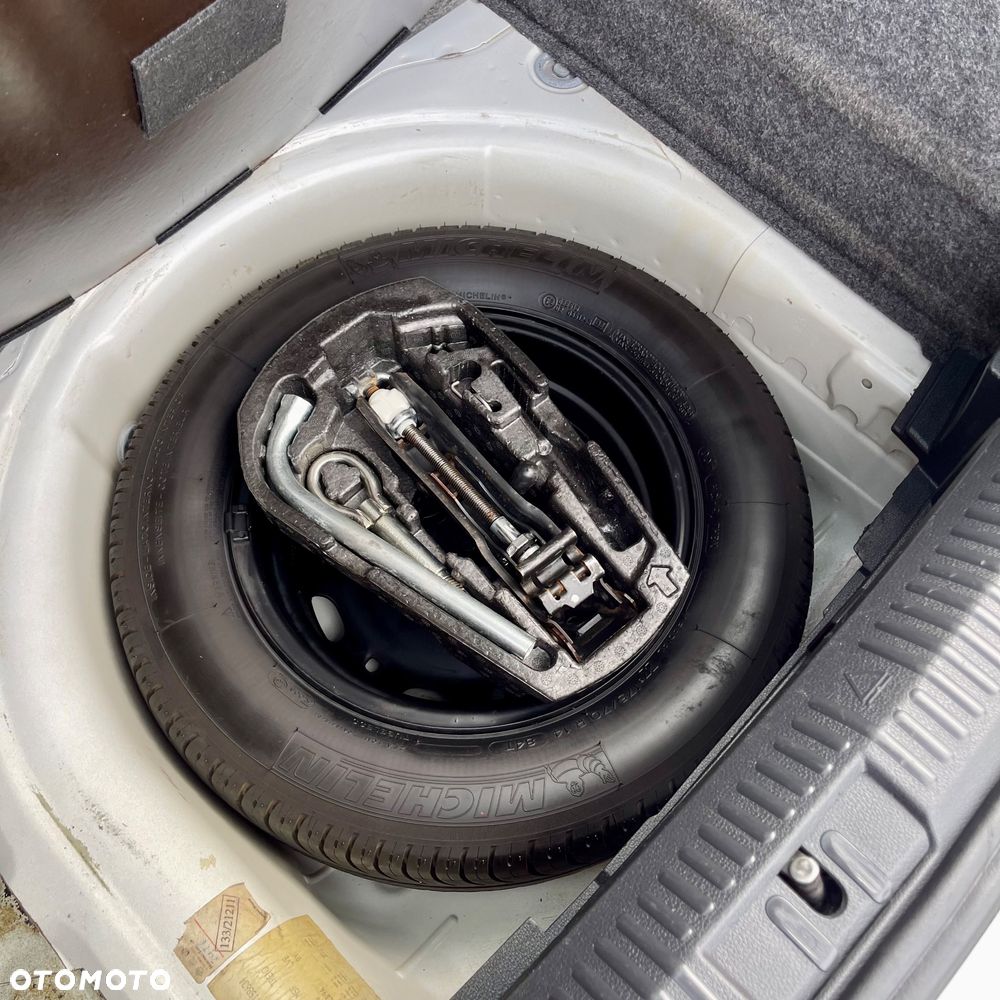 Volkswagen Polo 1.4 Highline - 20