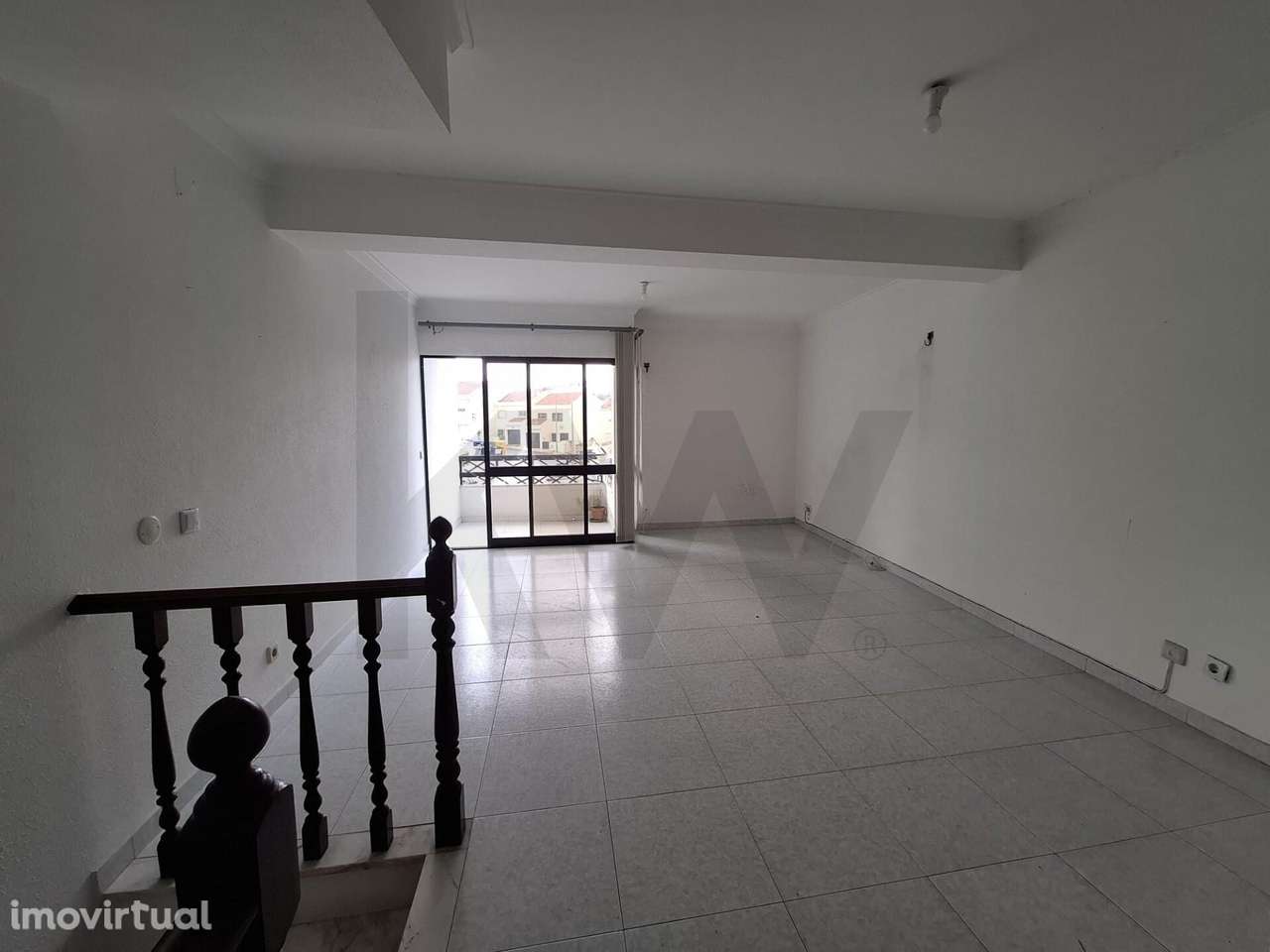 Apartamento T2 Espaçoso junto ao Centro da Ericeira – Arrendamento - Grande imagem: 4/18