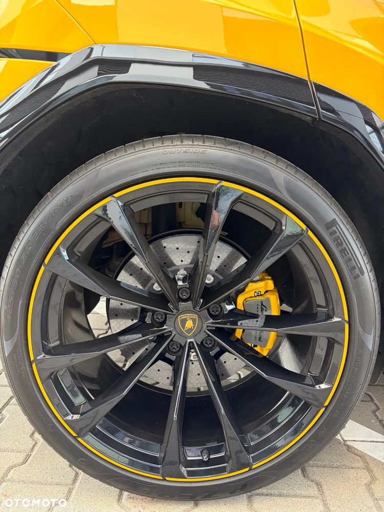 Lamborghini Urus - 10