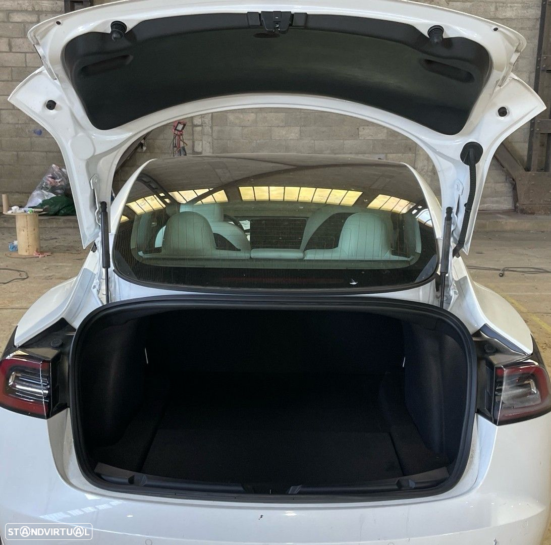 Tesla Model 3 Long-Range Dual Motor AWD - 4