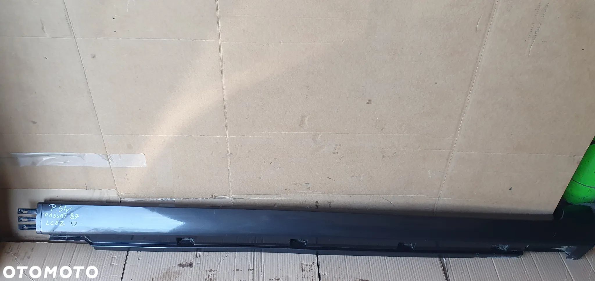 Listwa progowa osłona progu zaślepka prawa VW Passat B7 LC8Z 3AA853856 - 1