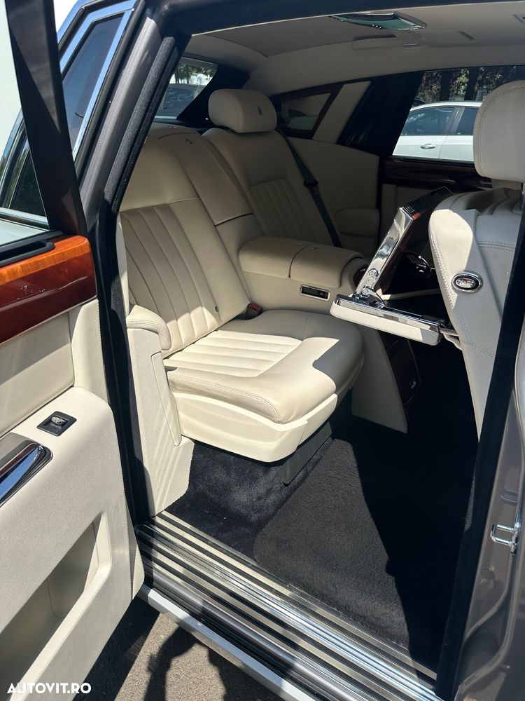 Rolls-Royce Phantom - 4