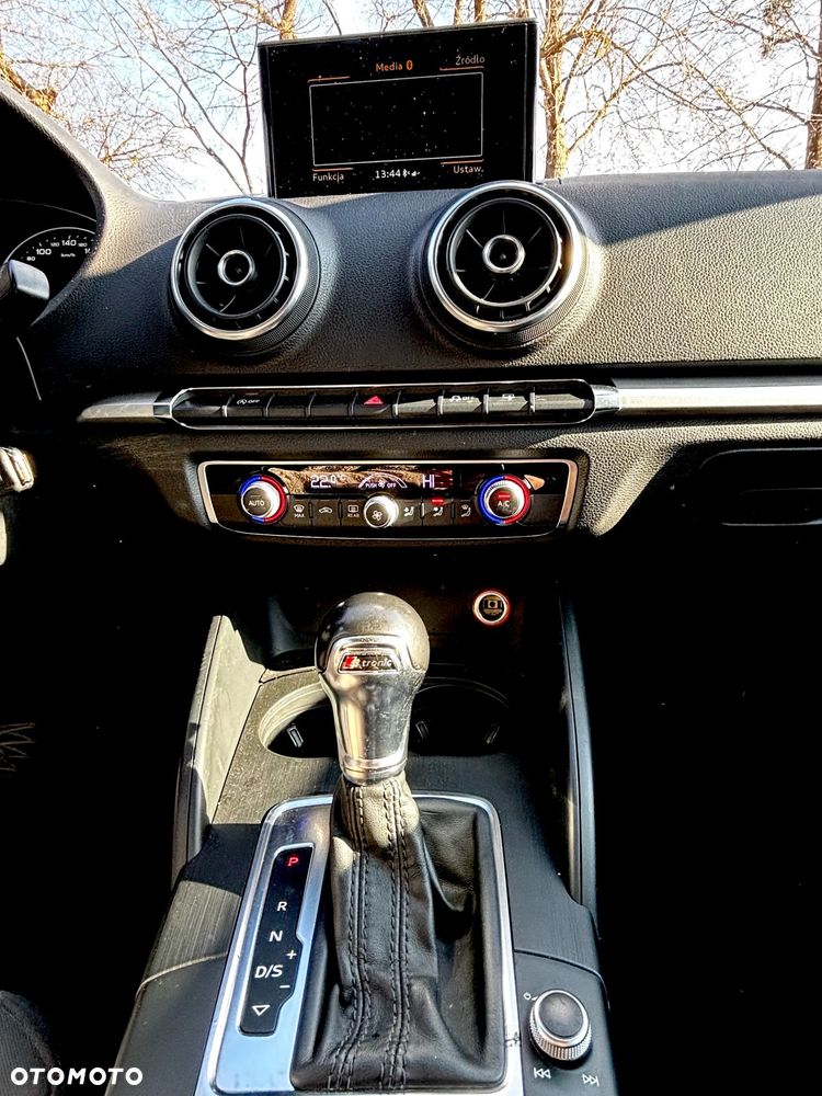 Audi A3 Sportback 1.6 TDI S tronic S line Sportpaket - 6
