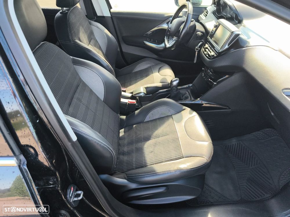 Peugeot 2008 1.2 PureTech Active - 12