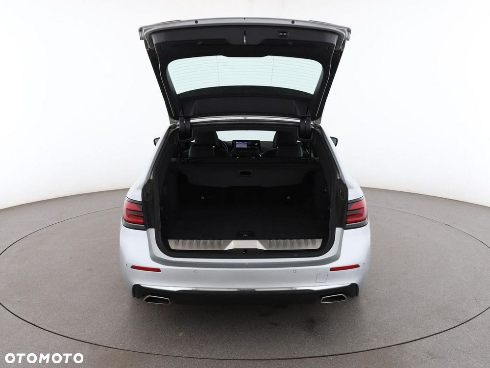 BMW Seria 5 530e xDrive Luxury Line - 21