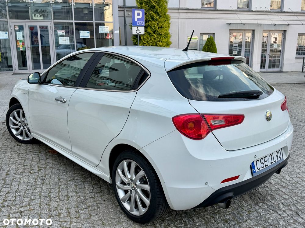 Alfa Romeo Giulietta 2.0 JTDM 16V Turismo - 4
