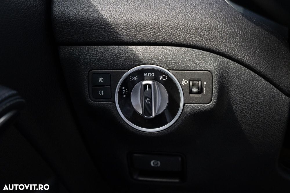 Mercedes-Benz GLA - 16