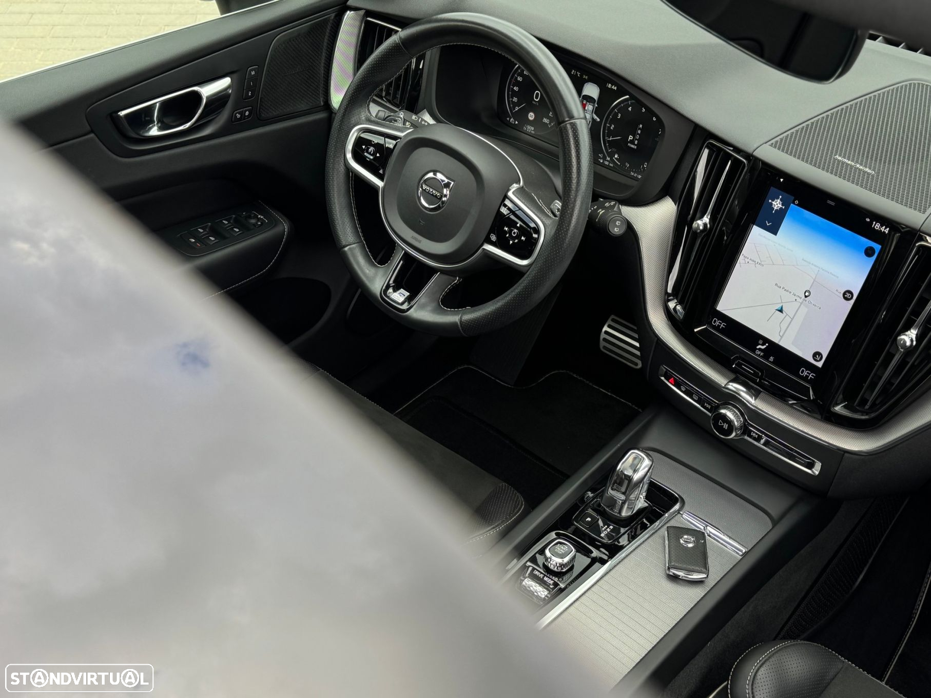 Volvo XC 60 2.0 T8 PHEV R-Design Expression AWD - 14