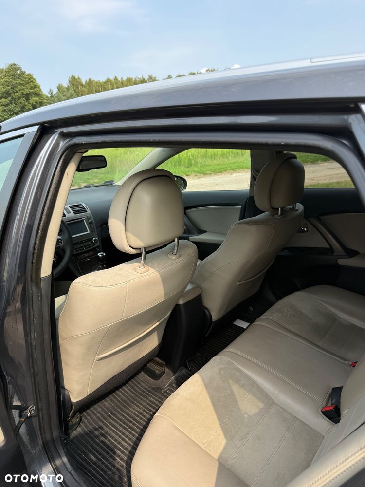 Toyota Avensis 2.0 D-4D Premium - 7