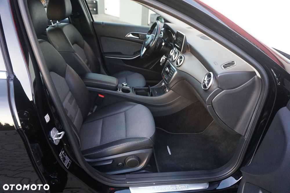 Mercedes-Benz GLA - 14