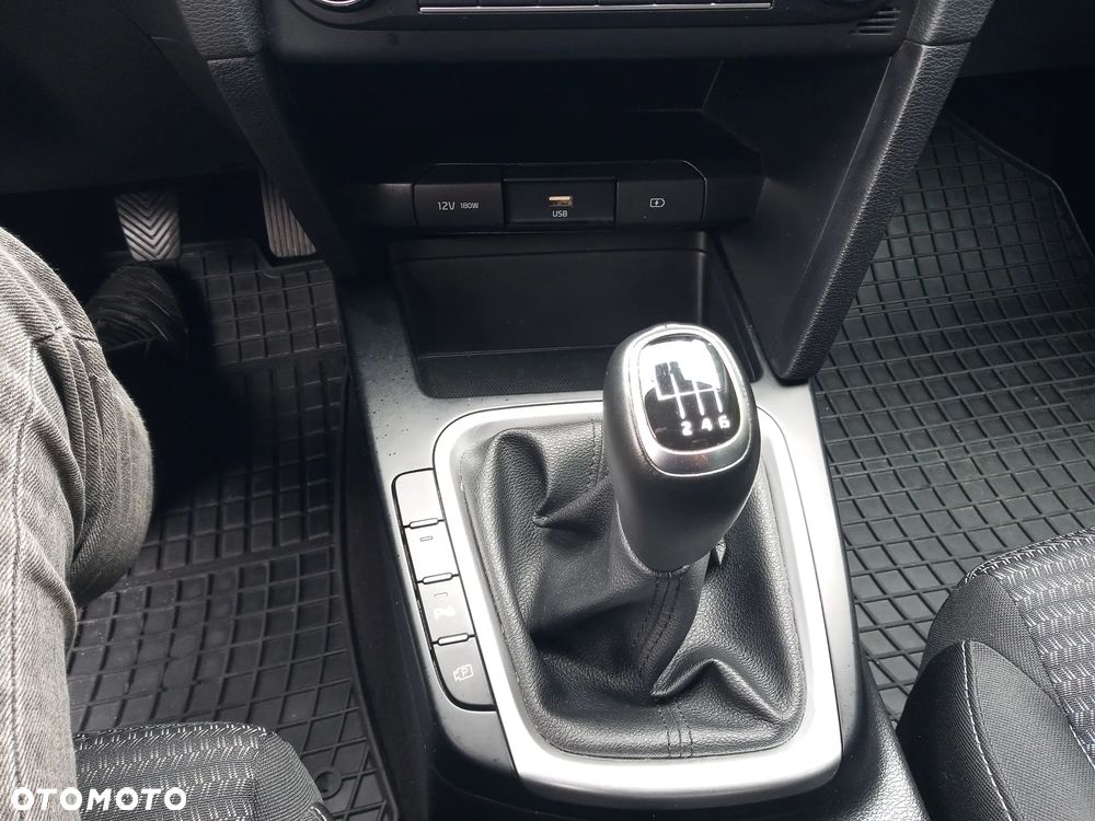 Kia Ceed 1.5 T-GDI M - 24
