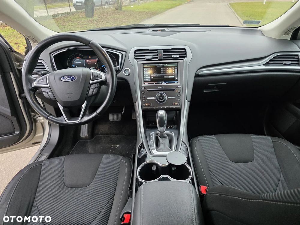 Ford Mondeo 2.0 EcoBoost Titanium - 11