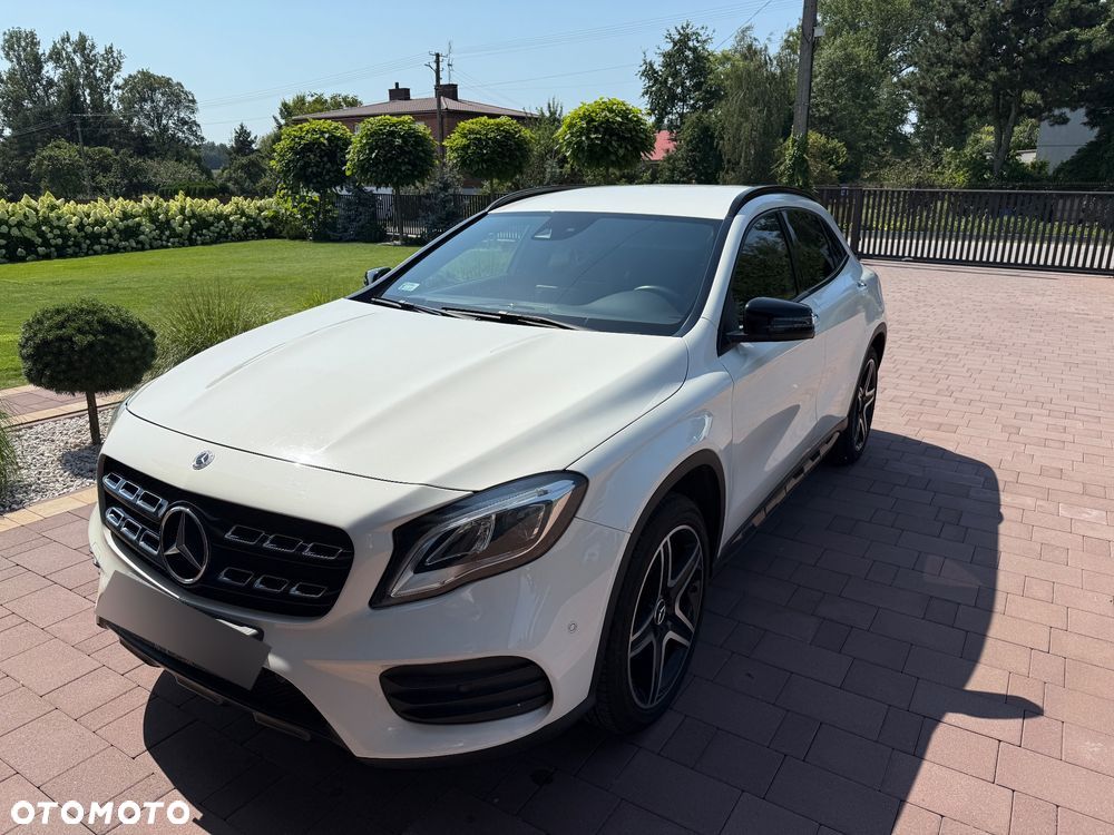 Mercedes-Benz GLA 220 4-Matic AMG Line - 10