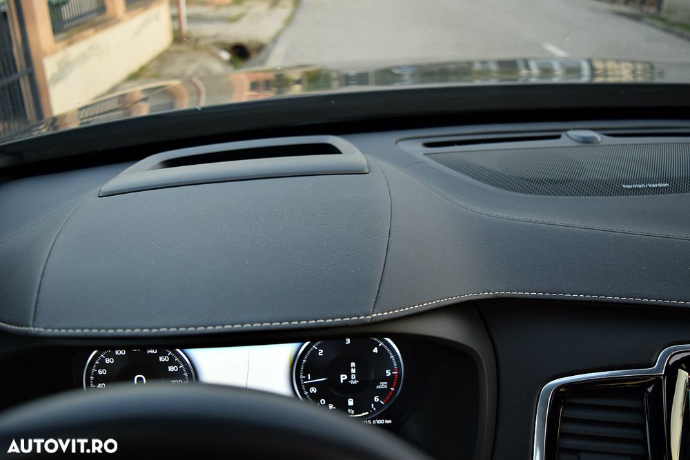Volvo XC 90 B5 D AWD Ultimate Dark - 18