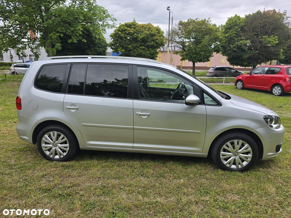 Volkswagen Touran - 4