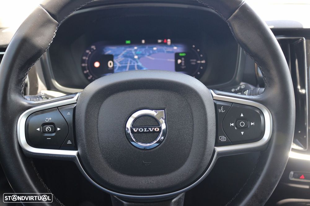 Volvo V60 2.0 T6 AWD TE Essential - 25
