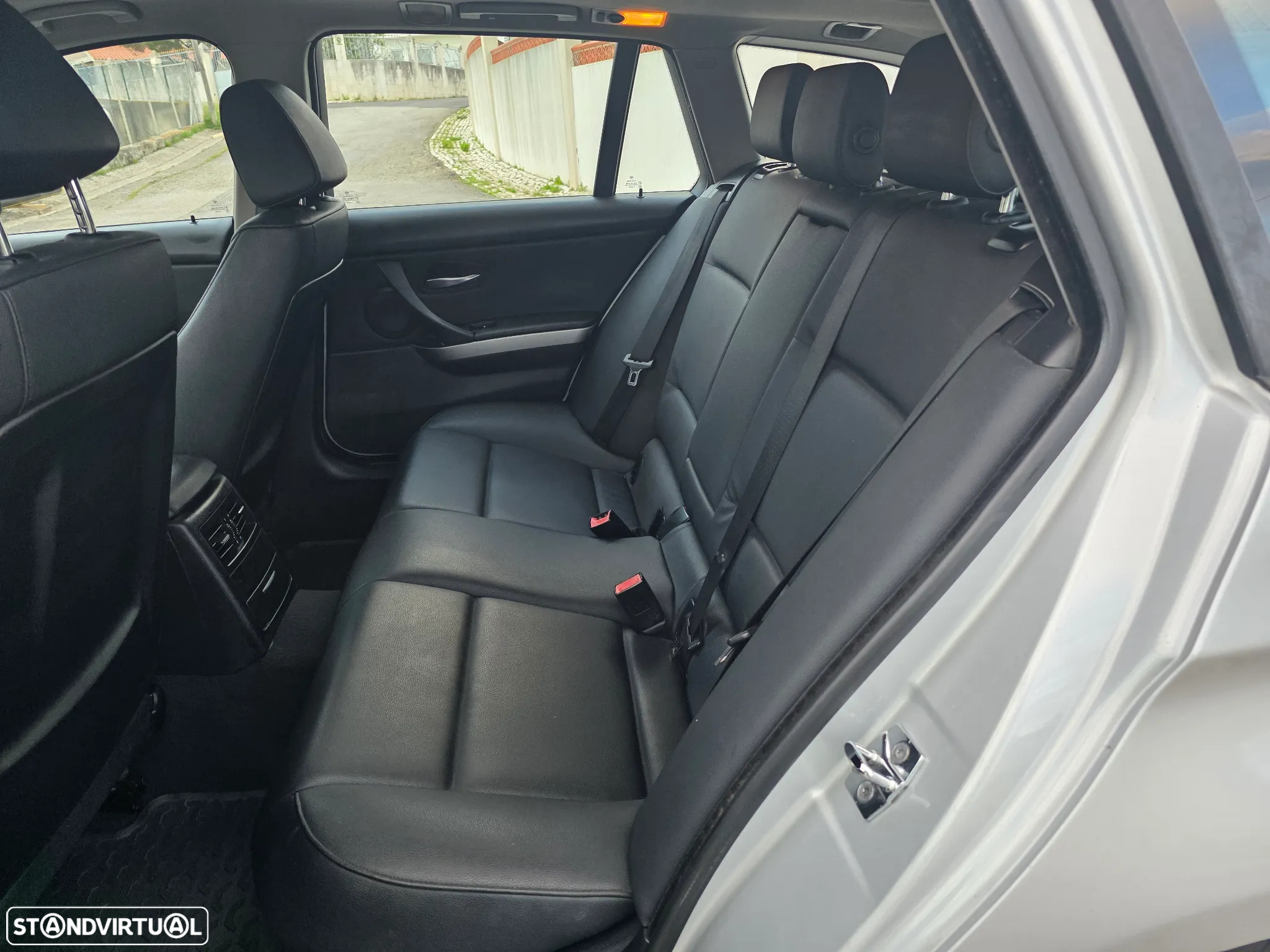 BMW 320 d Touring Exclusive - 5