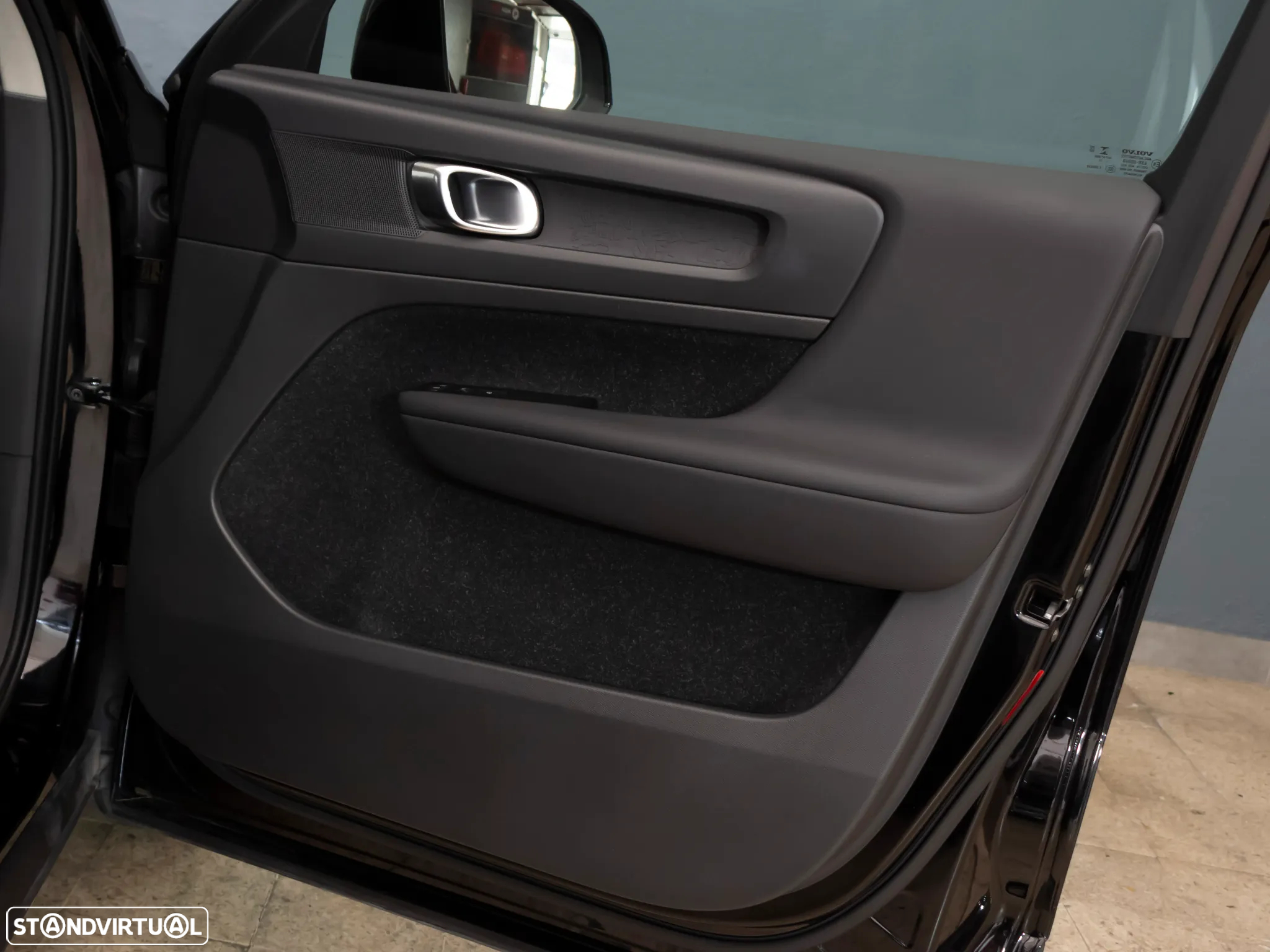Volvo XC 40 1.5 T2 Momentum Core - 12