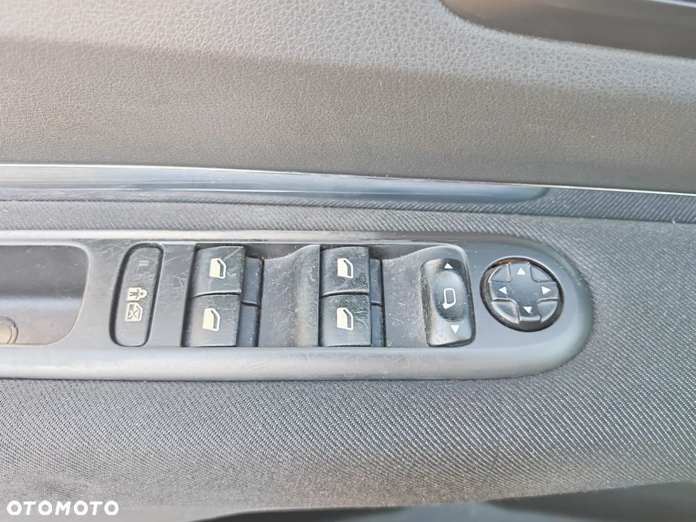 Peugeot 5008 HDI FAP 150 Premium - 19
