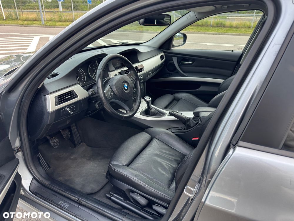 BMW Seria 3 320d - 19