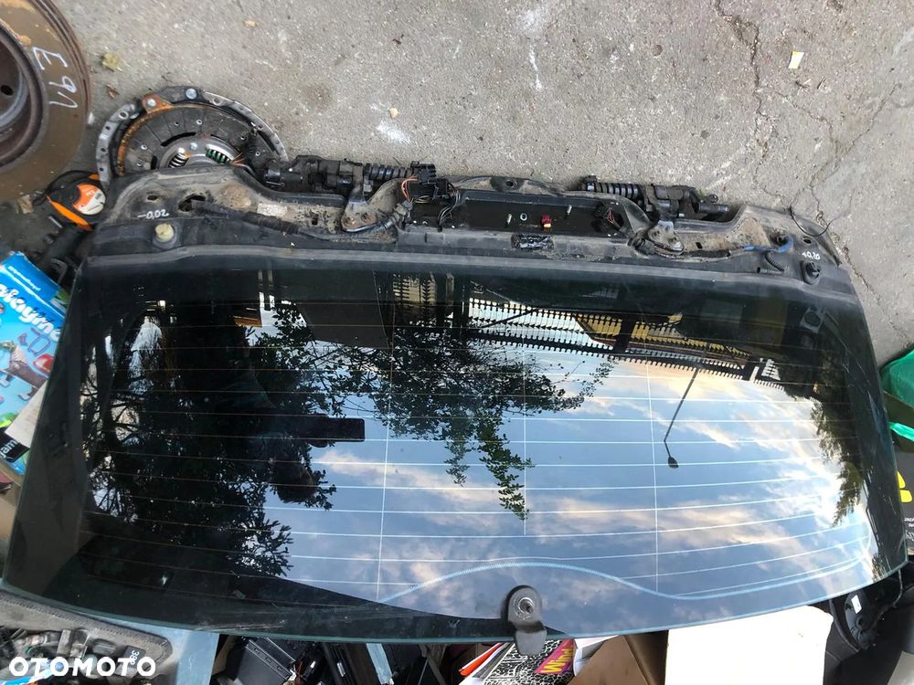 BMW 3  E91 szyba tylna klapy      KOMBI - 1
