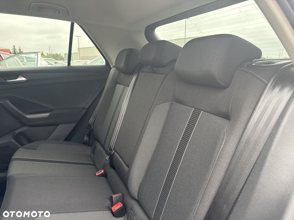 Volkswagen T-Roc - 19
