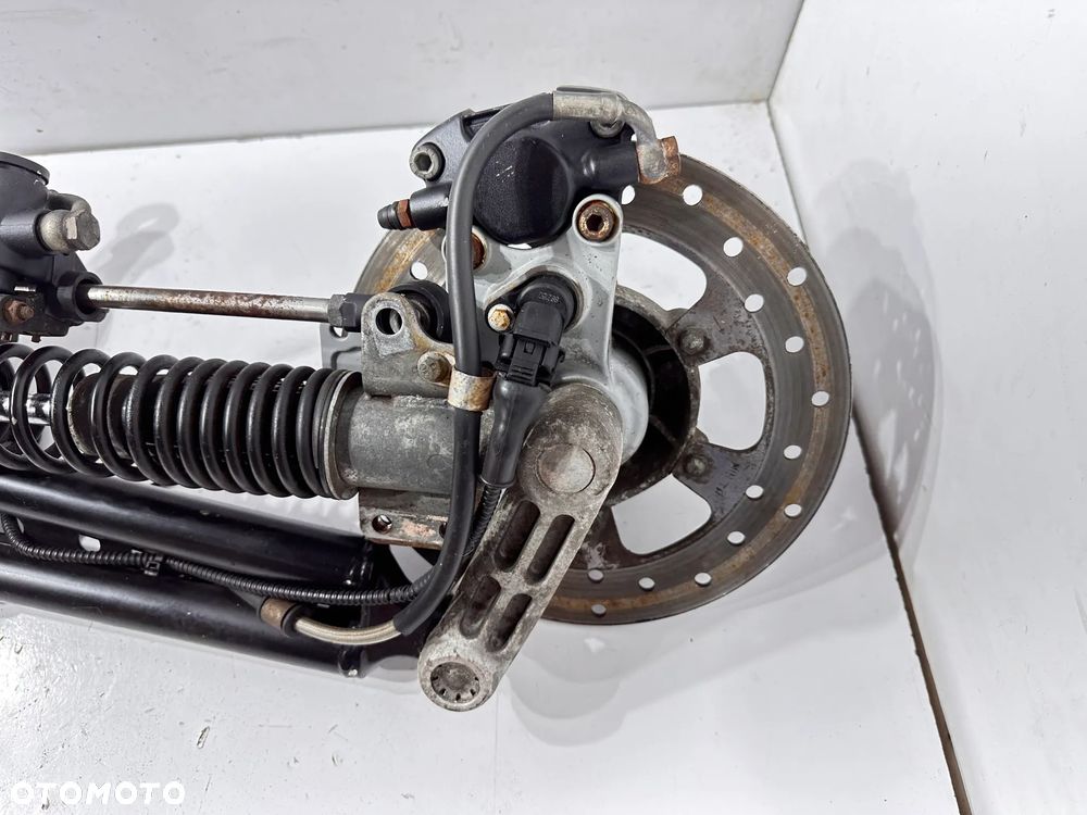 Noga zwrotnica L  Piaggio MP3 125 - 2