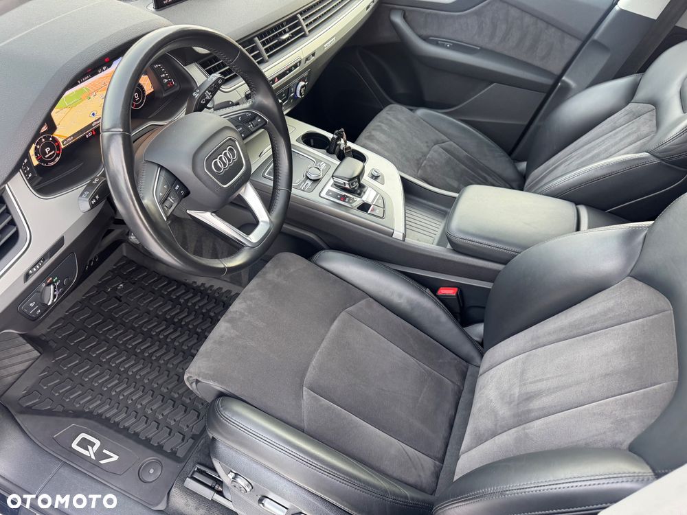 Audi Q7 - 7