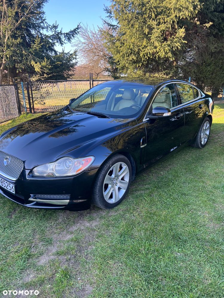 Jaguar XF 2.7 V6 D Luxury - 4