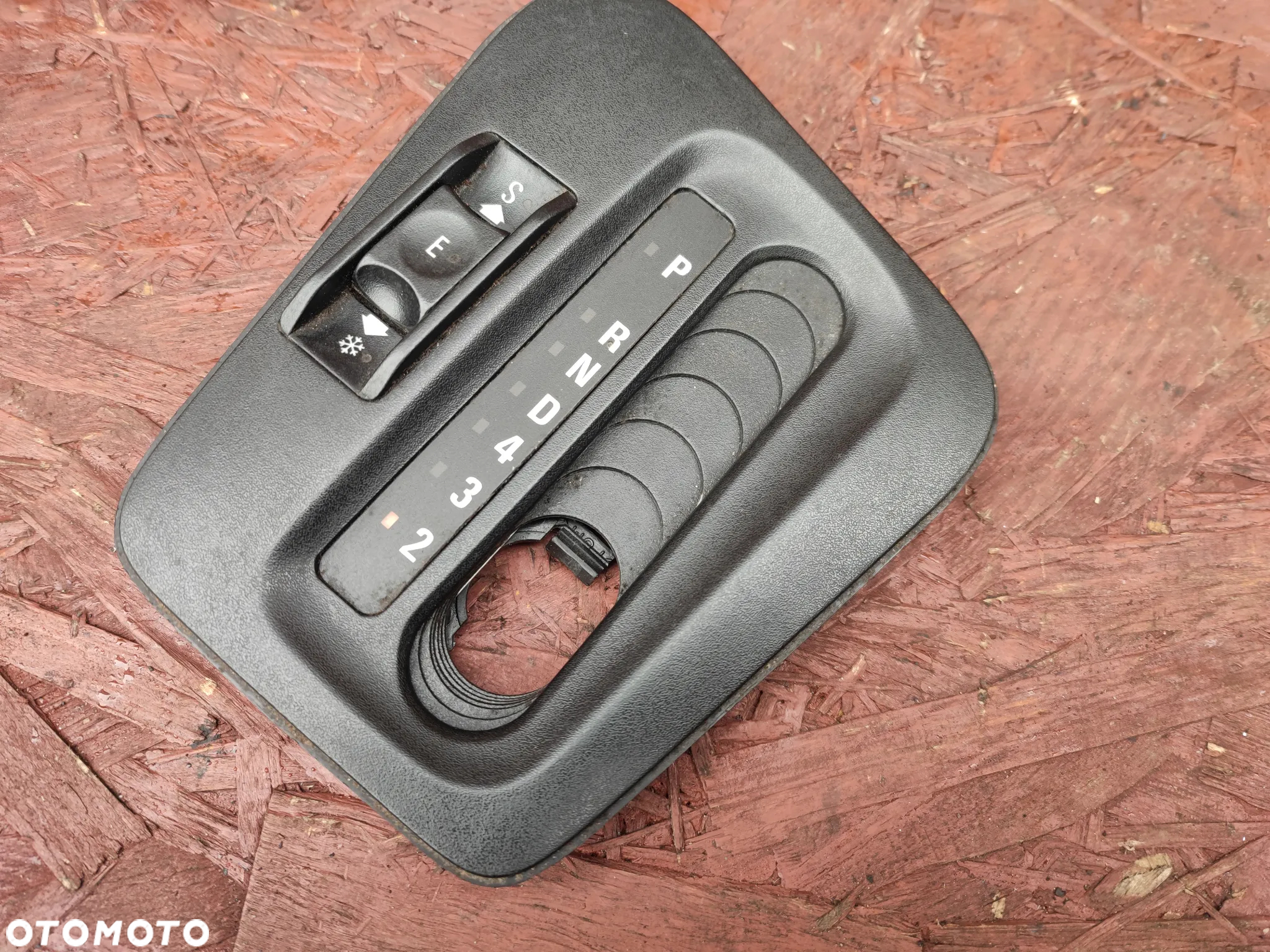 BMW E36 ORYGINALNA RAMKA LEWARKA ZMIANY BIEGÓW AUTOMAT W BDB STANIE + PRZEŁĄCZNIK TRYBÓW SKRZYNI O NR. 8 167 425 OEM - 2