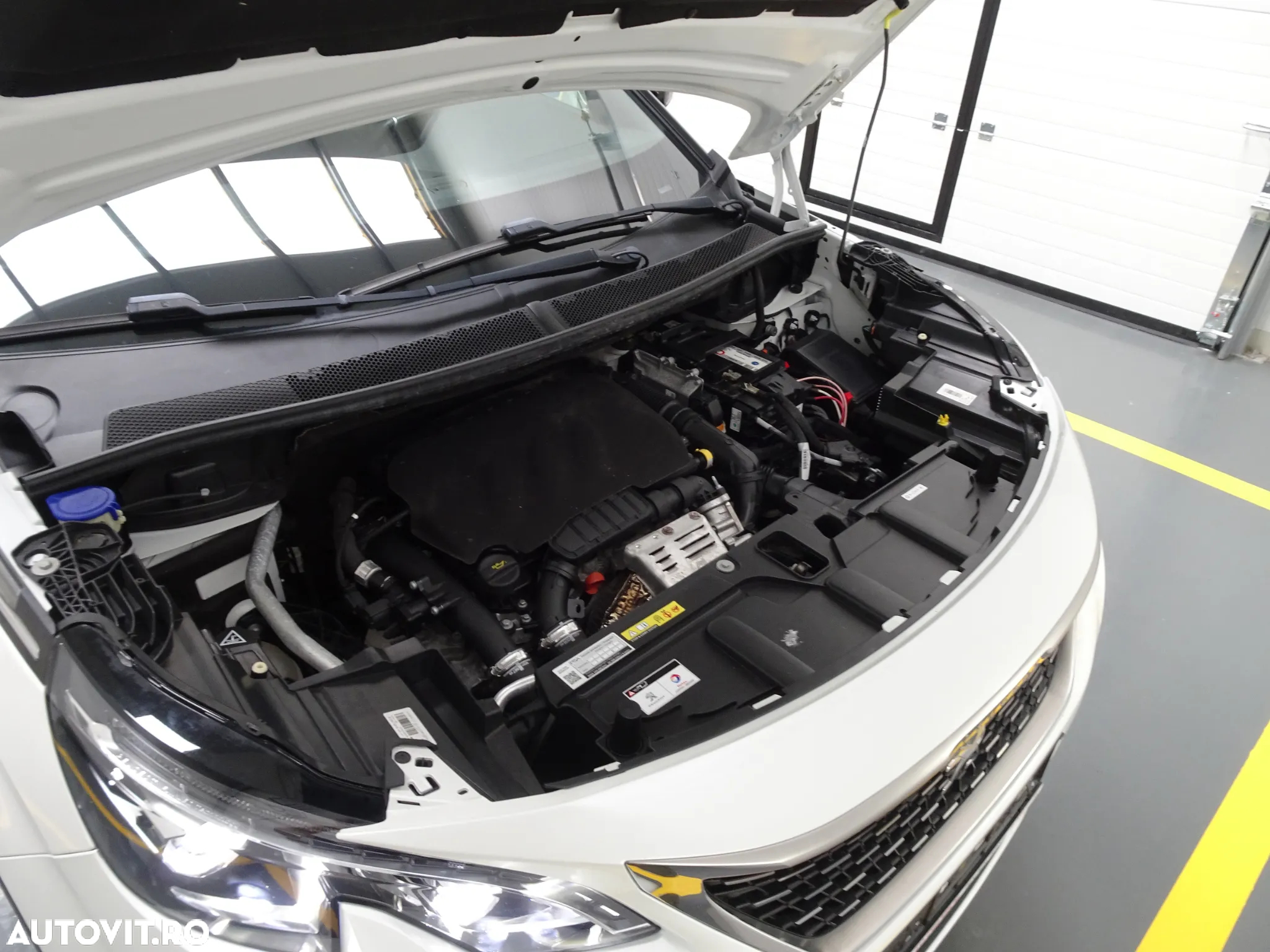 Peugeot 3008 1.2 PureTech Turbo S&S GT-Line - 27