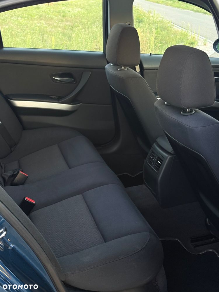 BMW Seria 3 320i - 13