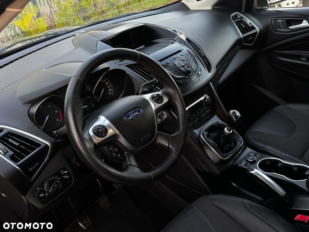 Ford Kuga 2.0 TDCi 4x4 Titanium - 27