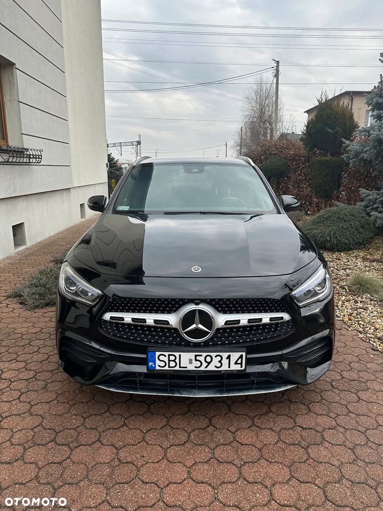 Mercedes-Benz GLA - 2
