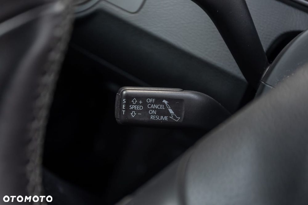 Volkswagen Passat 2.0 Blue TDI SCR Comfortline - 34