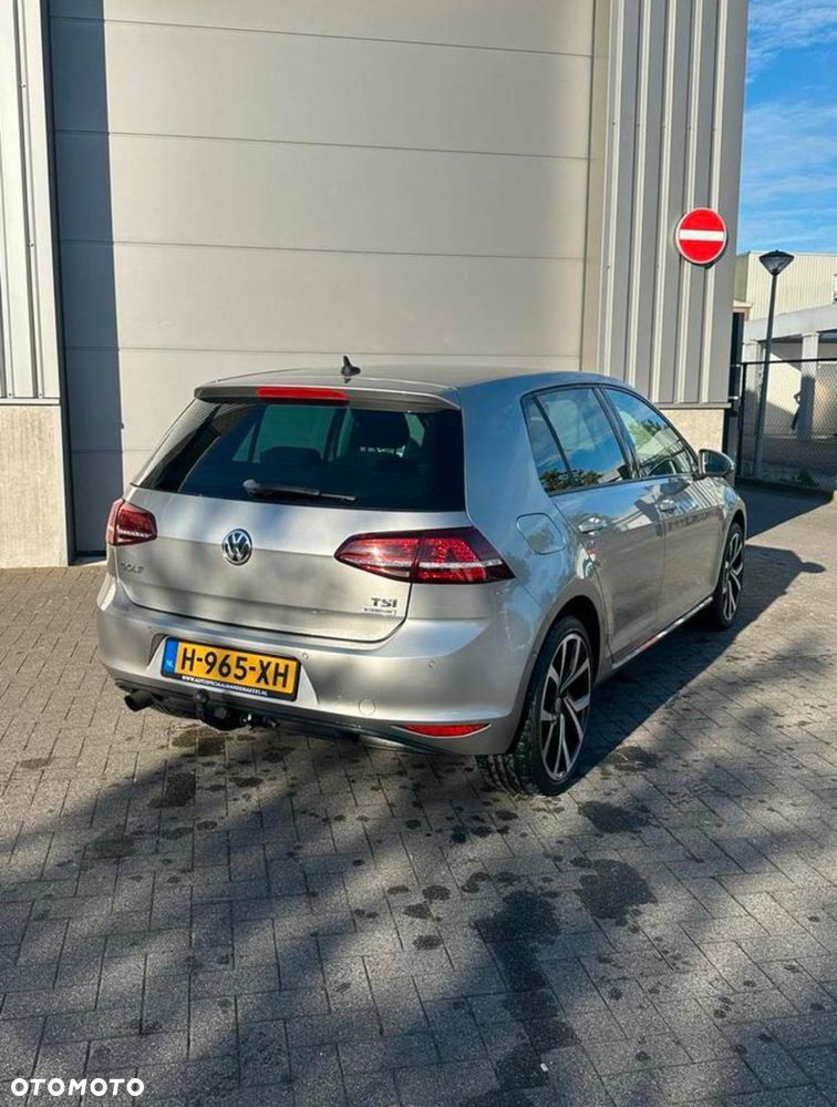 Volkswagen Golf 1.2 TSI DSG Style - 4