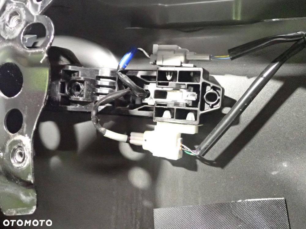 DRZWI LEWY PRZÓD INFINITI M37X KOL:GAC - 37