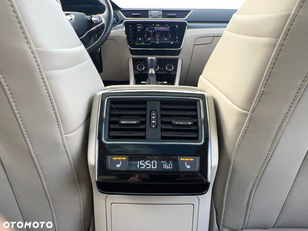 Skoda Superb 2.0 TDI SCR Style DSG - 18