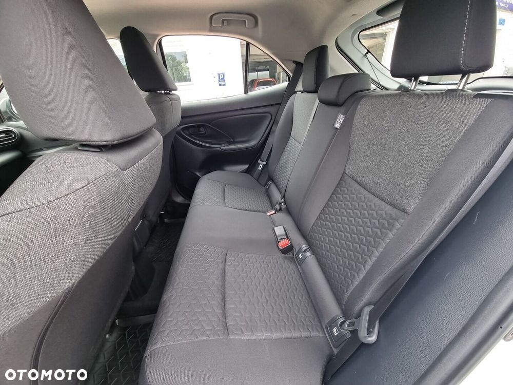 Toyota Yaris Cross Hybrid 1.5 Comfort 4x4 - 13
