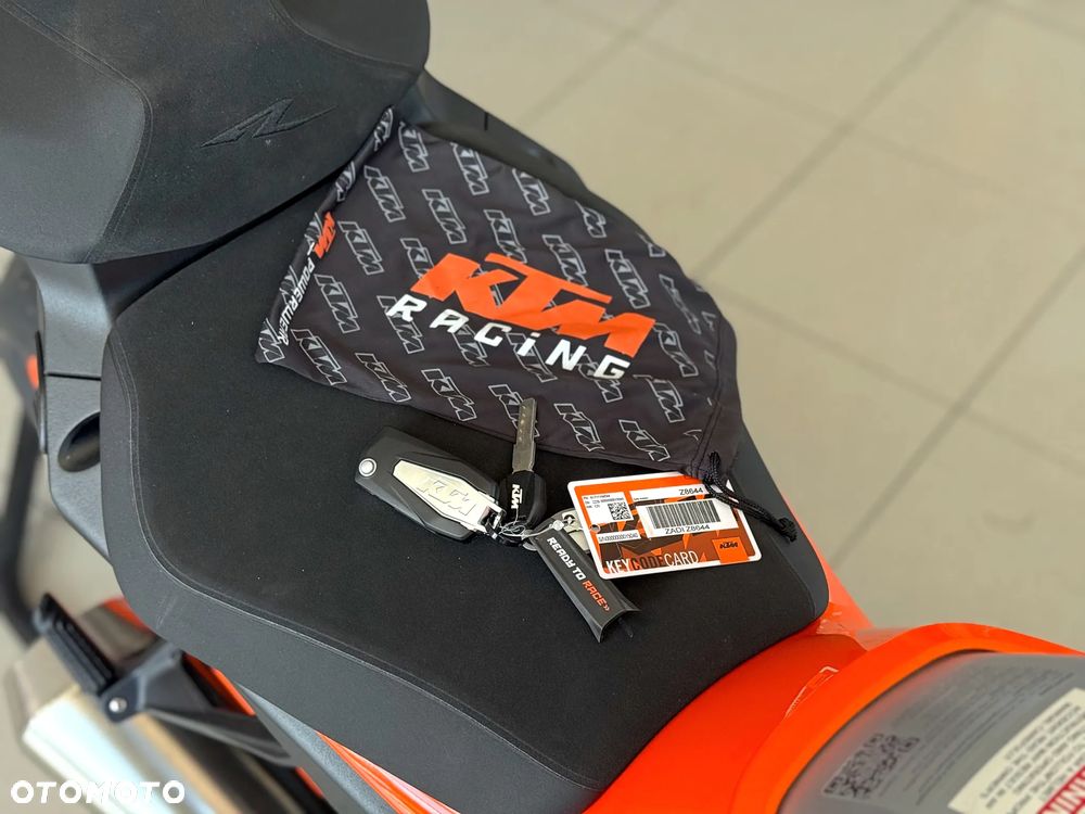 KTM Super Duke - 23