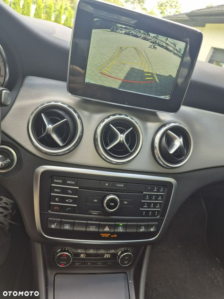 Mercedes-Benz GLA - 10
